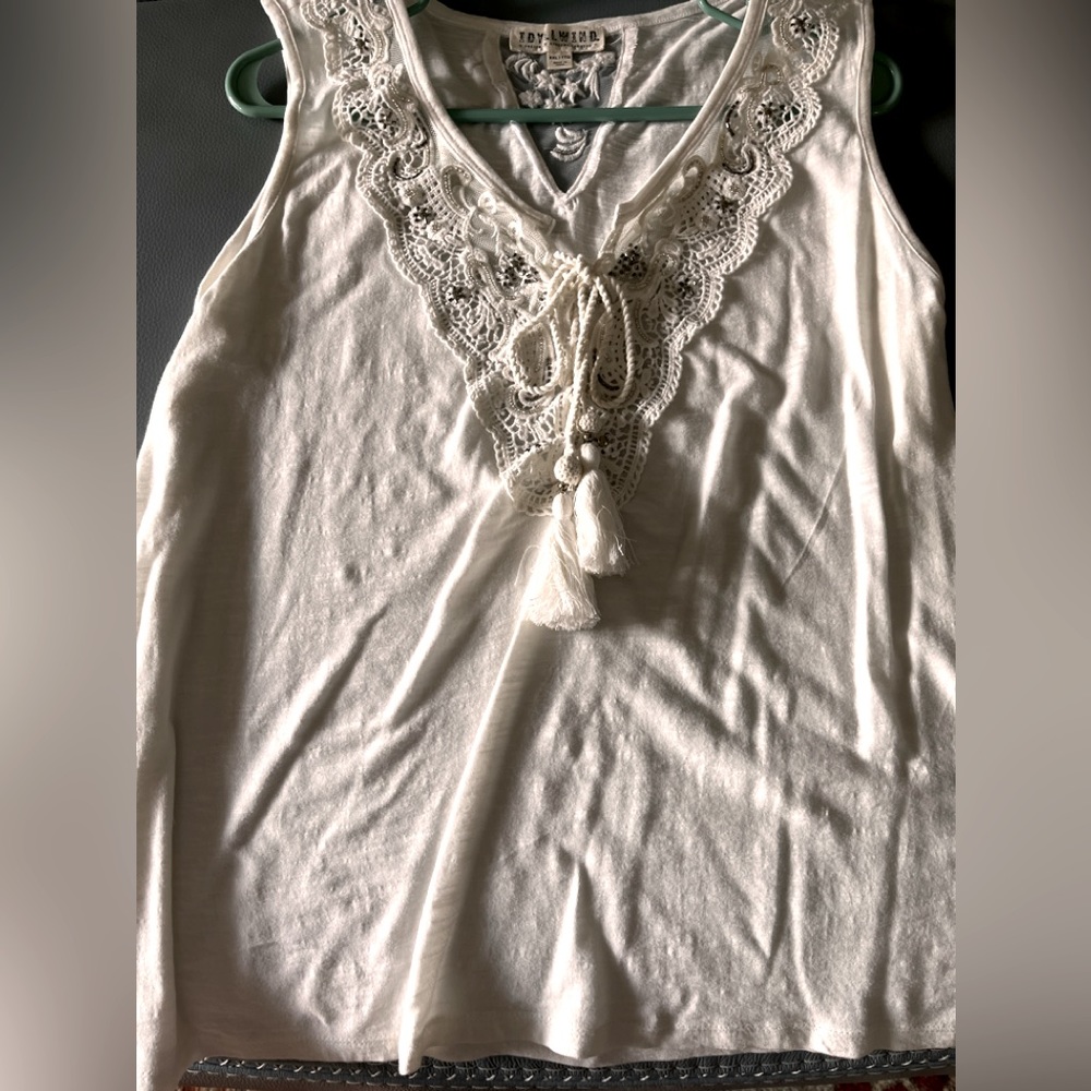 Idlewind cute top.